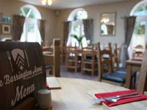 巴林顿阿姆斯酒店 Shrivenham 外观 照片